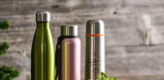 Choosing the Right Style: Metal vs. Plastic vs. Glass Branded Bottles Branded Bottles