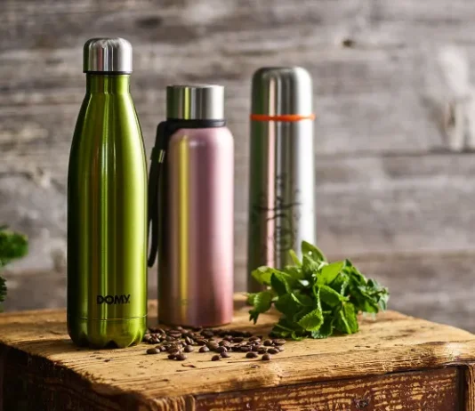Choosing the Right Style: Metal vs. Plastic vs. Glass Branded Bottles Branded Bottles